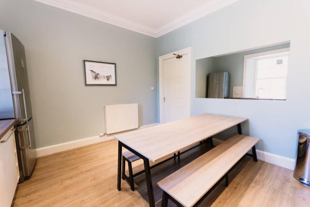 פרת' Wallace Apartment - A Unique Apartment In Countryside Park With Wifi And Access To Bar And Pool מראה חיצוני תמונה